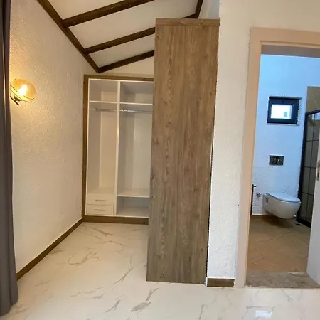Hotel Mustafa *